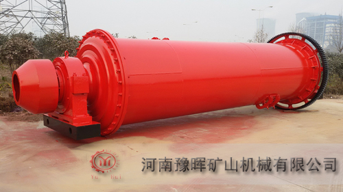 石英砂球磨機(jī)坐落在廠區(qū)